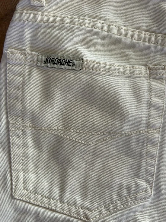 Vintage 90’s Jordache Cream High-Waist Denim Shorts - Picture 5 of 12